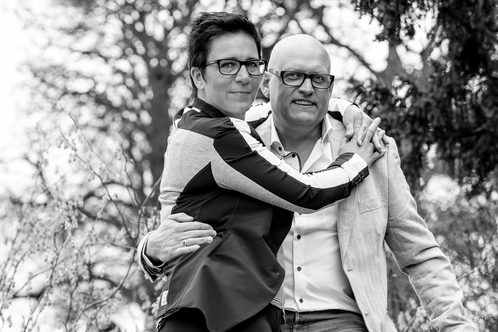 Familie fotografie buiten in het park, foto door Sandra Stokmans