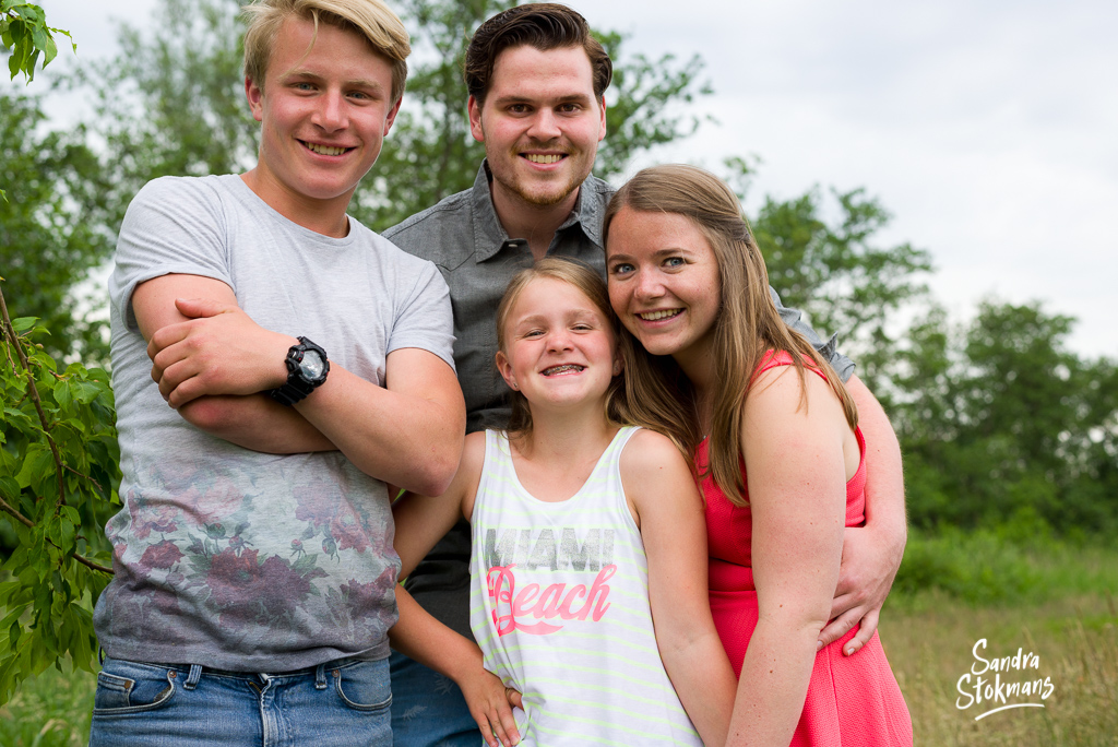 Familie shoot met natuurlijk licht, foto door Sandra Stokmans Fotografie