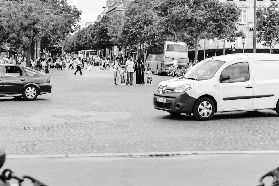 Verkeer bij de Arc De Triomphe, Parijs, Frankrijk, reisfotografie, Sandra Stokmans Fotografie