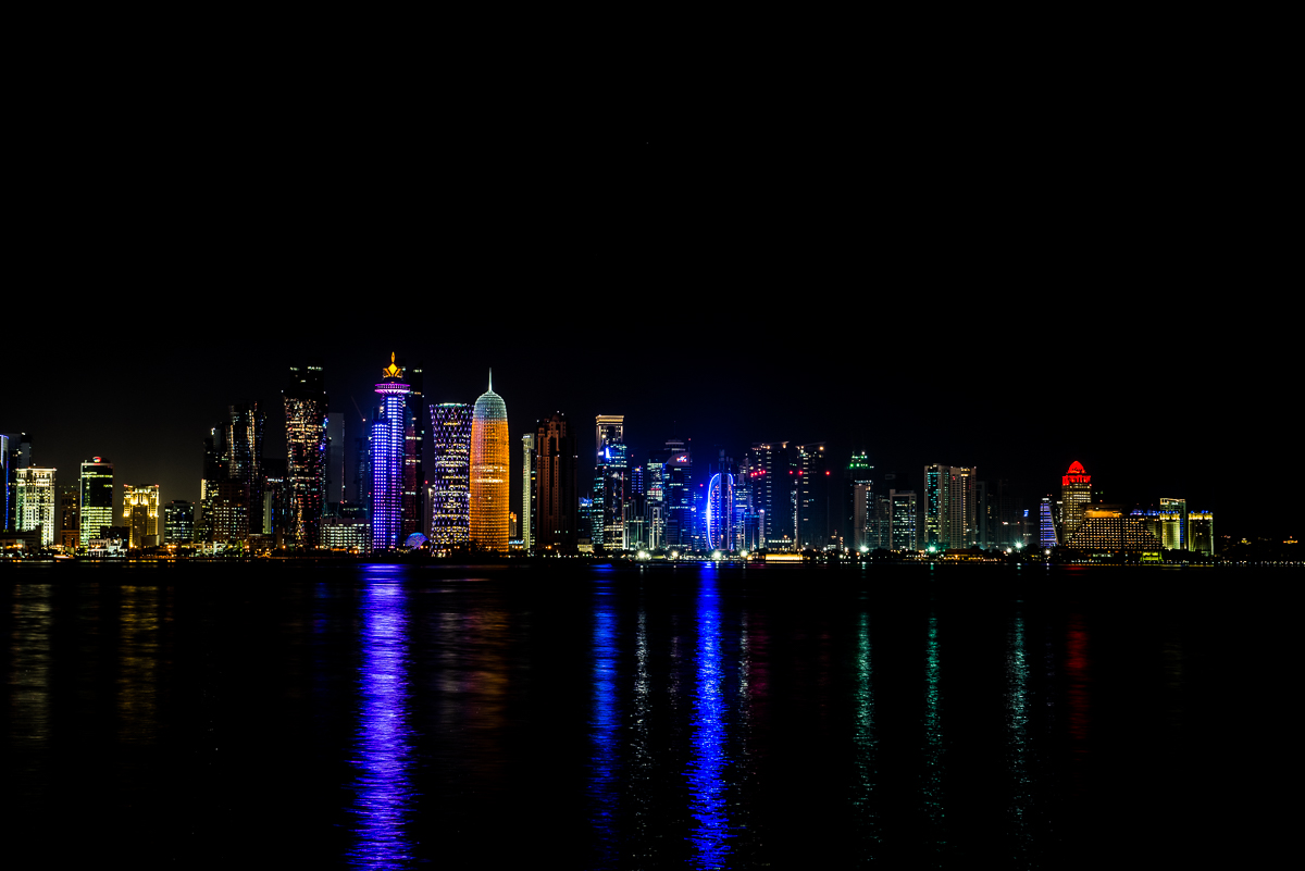 Skyline Doha by night, Qatar, reisfotografie Sandra Stokmans Fotografie