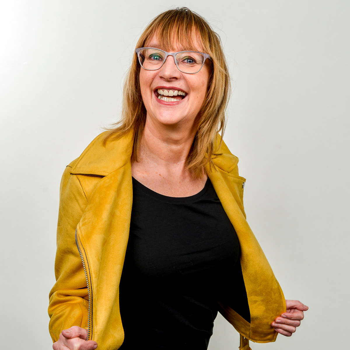 Zakelijk portret voor op website, profielfoto voor LinkedIn of Facebook, foto door Sandra Stokmans Fotografie