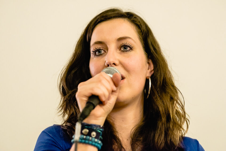 Spreker in beeld tijdens evenement fotografie, foto door Sandra Stokmans Fotografie