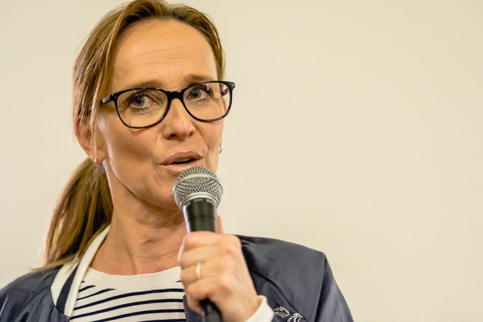 Evenement fotografie tijdens een product lancering van het Complimentenspel, Tischa Neve, foto door Sandra Stokmans Fotografie