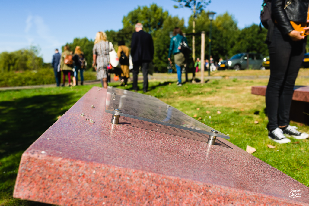 Bij de Joodse Begraafplaats in Vlaardingen, Beeldreportage van een bijeenkomst van College van de Rechten van de Mens, beeldverslag zakelijke fotografie, image by Sandra Stokmans Fotografie