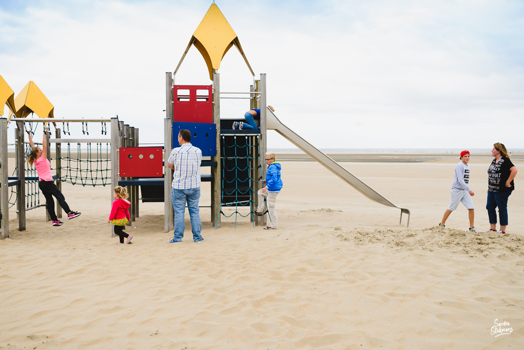 documentaire familie fotografie, Day in the Life, strandwandeling, image by Sandra Stokmans Fotografie