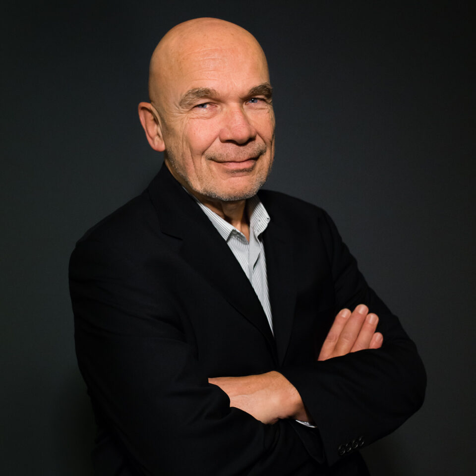 Social Media Profielfoto, zakelijk portret man, portretfotografie, bedrijfsfotografie door Sandra Stokmans Fotografie