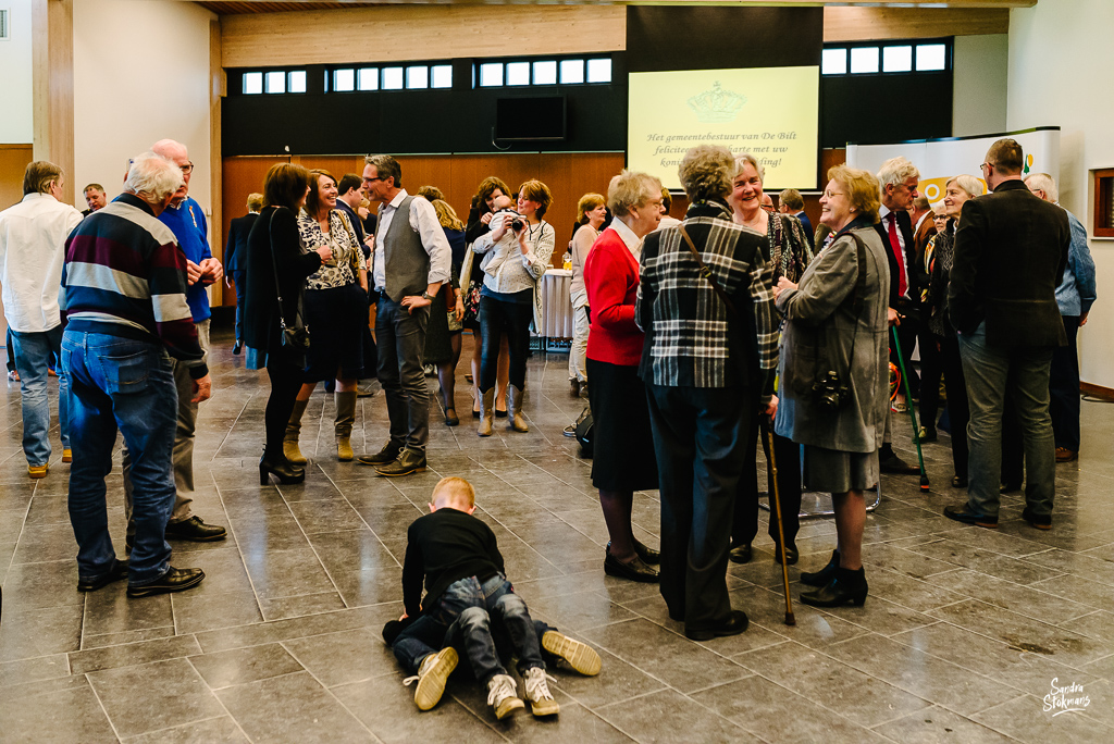 Bijzondere gebeurtenis fotograferen, documentaire fotografie, documentaire reportage, lintjesregen in Bilthoven, door Sandra Stokmans Fotografie