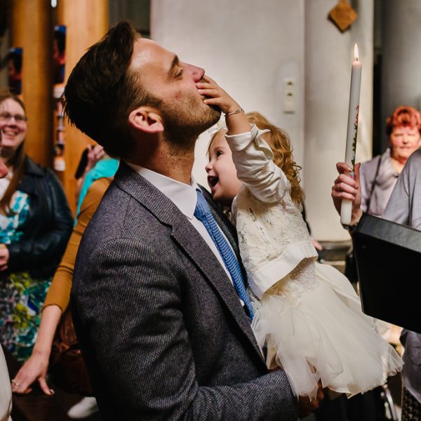 Doop fotograferen, grapje smet Papa uithalen, speciale Day in the life fotografie door Sandra Stokmans Fotografie