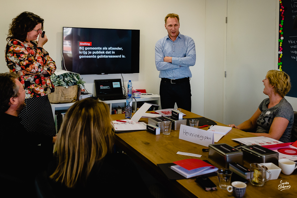 Foto's maken van een bijeenkomst, trainers aan het woord, door Sandra Stokmans Fotografie