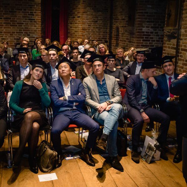 Deelnemers, Diploma uitreiking fotograferen bij FMA opleiding van de Nyenrode Business University, evenement fotografie, event photography, foto door Sandra Stokmans Fotografie