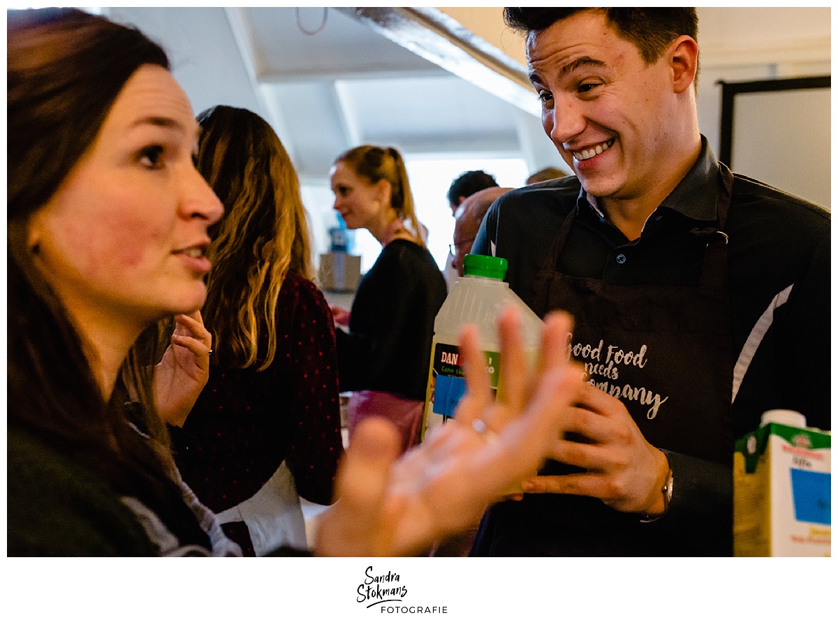 Fotoreportage maken bij de Hei-Challenge waar CookCook! een kookworkshop begeleidt, foto door Sandra Stokmans Fotografie