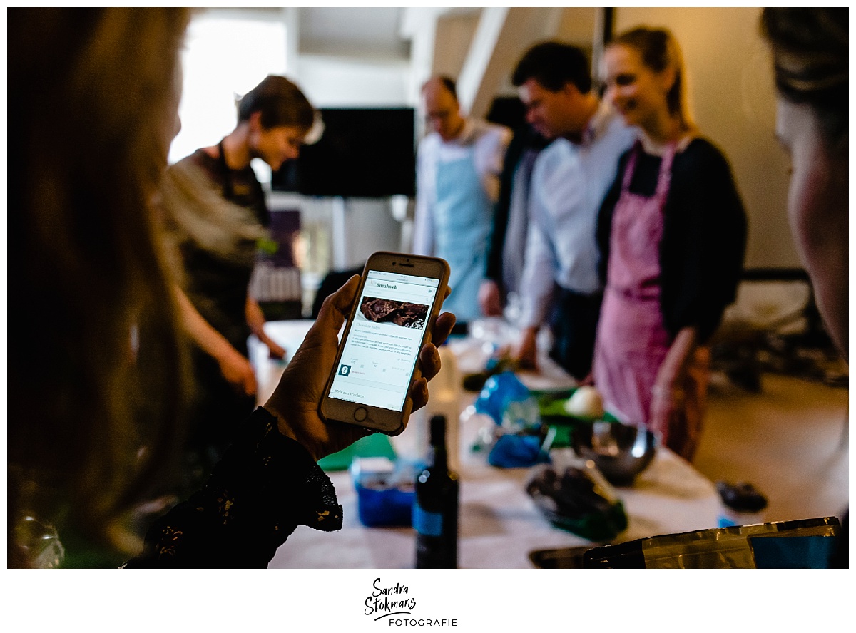 Fotoreportage maken, op zoek naar gerechten tijdens kick-off HEI Challenge, foto door Sandra Stokmans Fotografie