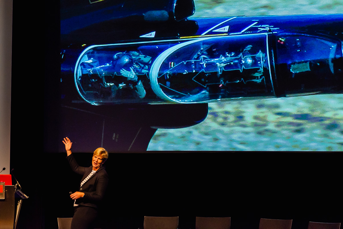 Motivational speaker Mandy Hickson about being a former Tornado GR4 Pilot, with event photographer Sandra Stokmans