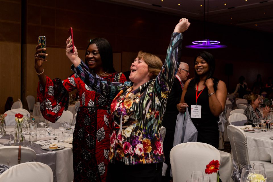 Charlie McMurdie having great fun, with event photographer Sandra Stokmans