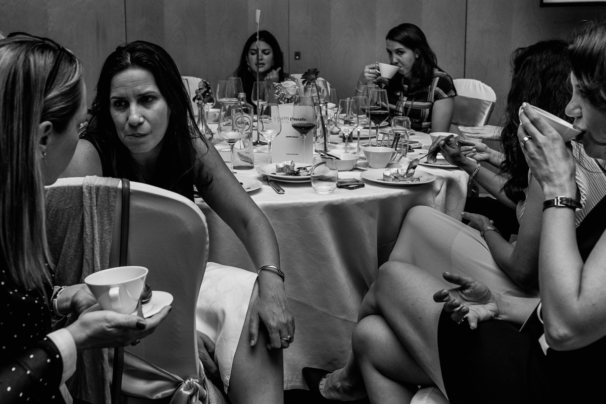 Serious chatting during the EWPN Awards dinner, with event photographer Sandra Stokmans