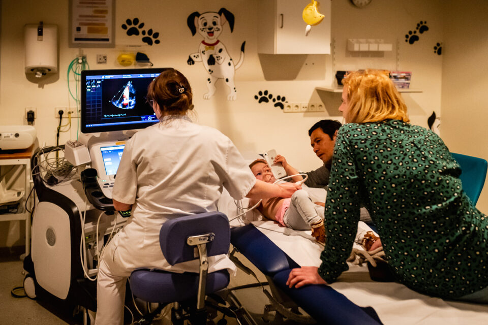 Ziekenhuisreportage, zorgfotografie bij Wilhelmina Kinderziekenhuis (WKZ) Utrecht, foto door Sandra Stokmans Fotografie