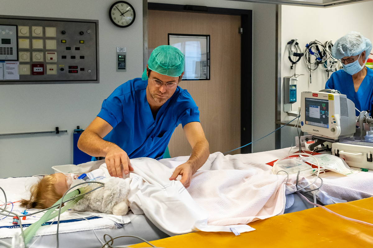 Ziekenhuisreportage - openhartoperatie van een Hartekind in het Wilhelmina Kinderziekenhuis (WKZ) in Utrecht. Foto door Sandra Stokmans Fotografie