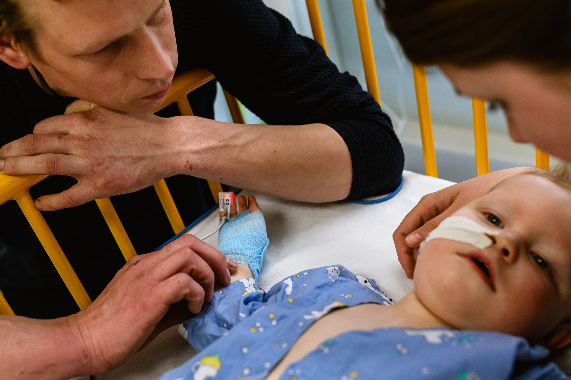 Hartcatherisatie van jongen 22 maanden in het Wilhelmina Kinderziekenhuis, voor Project Hartekind