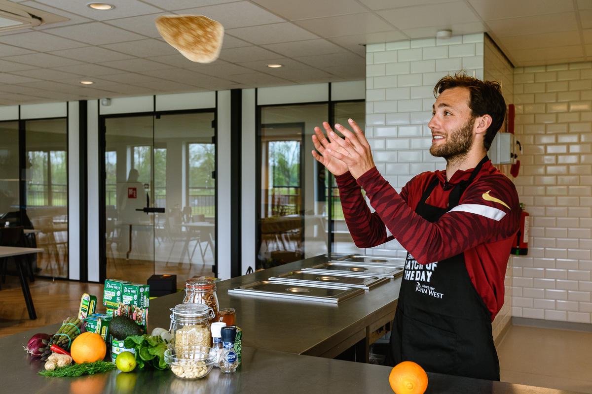 Event- en reportagefotografie voor John West tijdens een kookbattle tussen aantal spelers van FC Utrecht