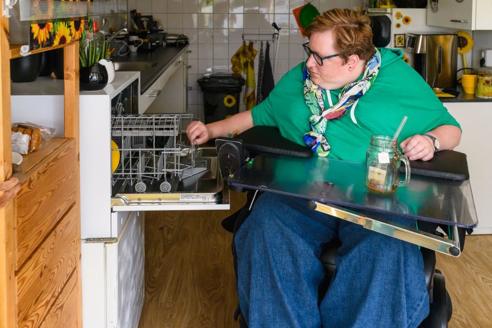 Jeanine woont al 20 jaar met heel veel plezier in een aangepaste Fien Wonen woning